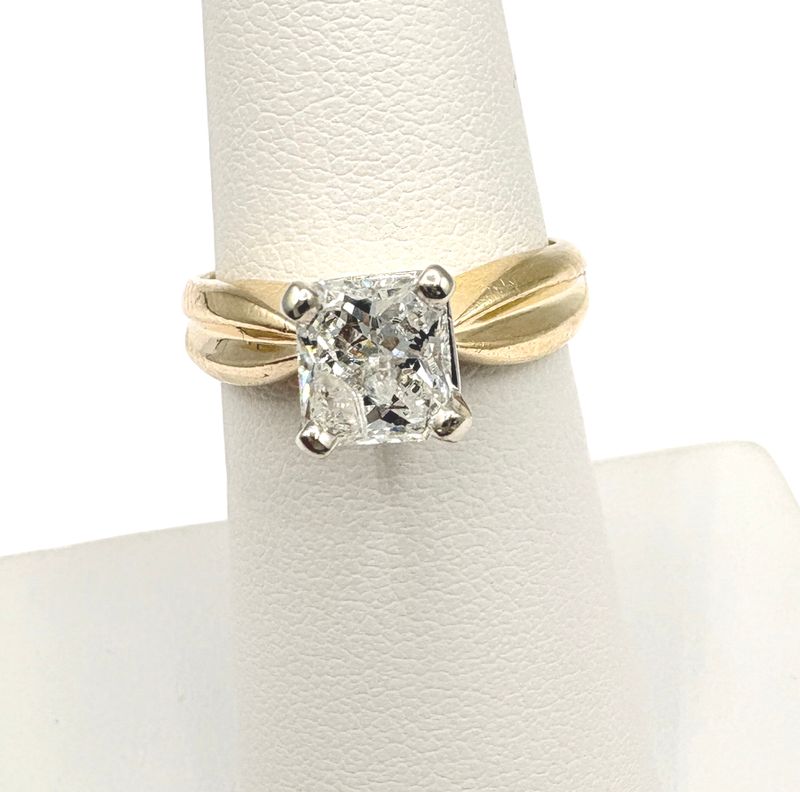 14KY APPROX .75CTW DIAMOND RING WITH FLUTED BAND SIZE 6