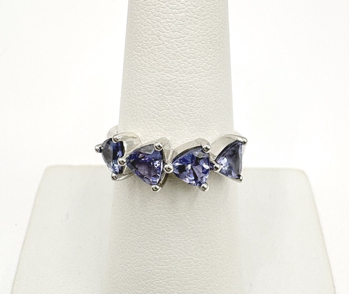 STERLING TANZANITE RING SIZE 7