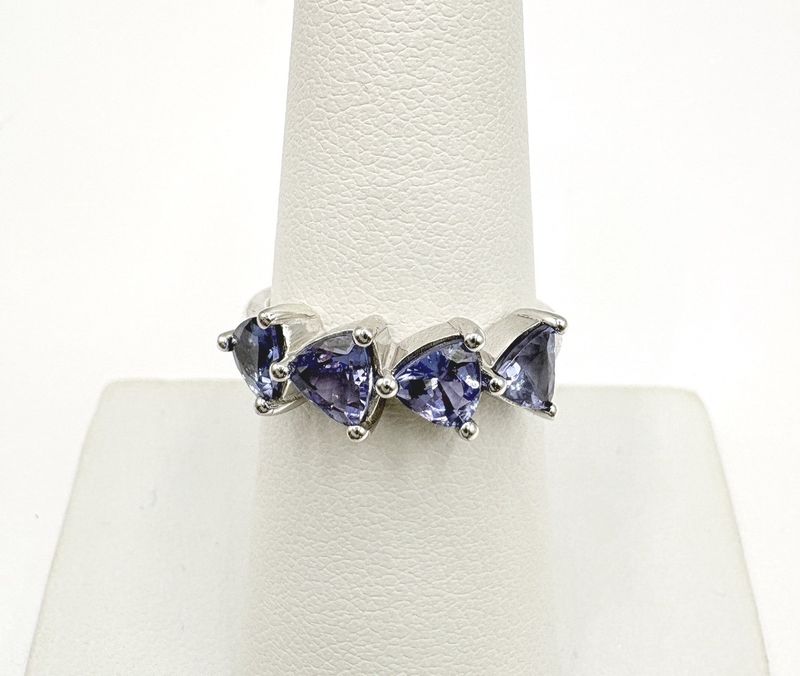 STERLING TANZANITE RING SIZE 7