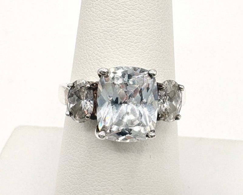 STERLING THREE STONE CZ RING SIZE 7