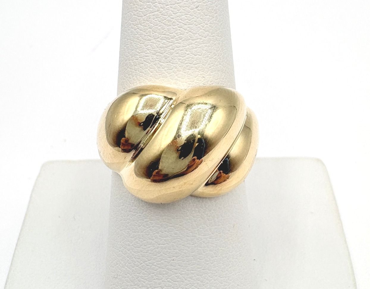 18KY CROISSANT DOME RING SIZE 8 &amp; 9