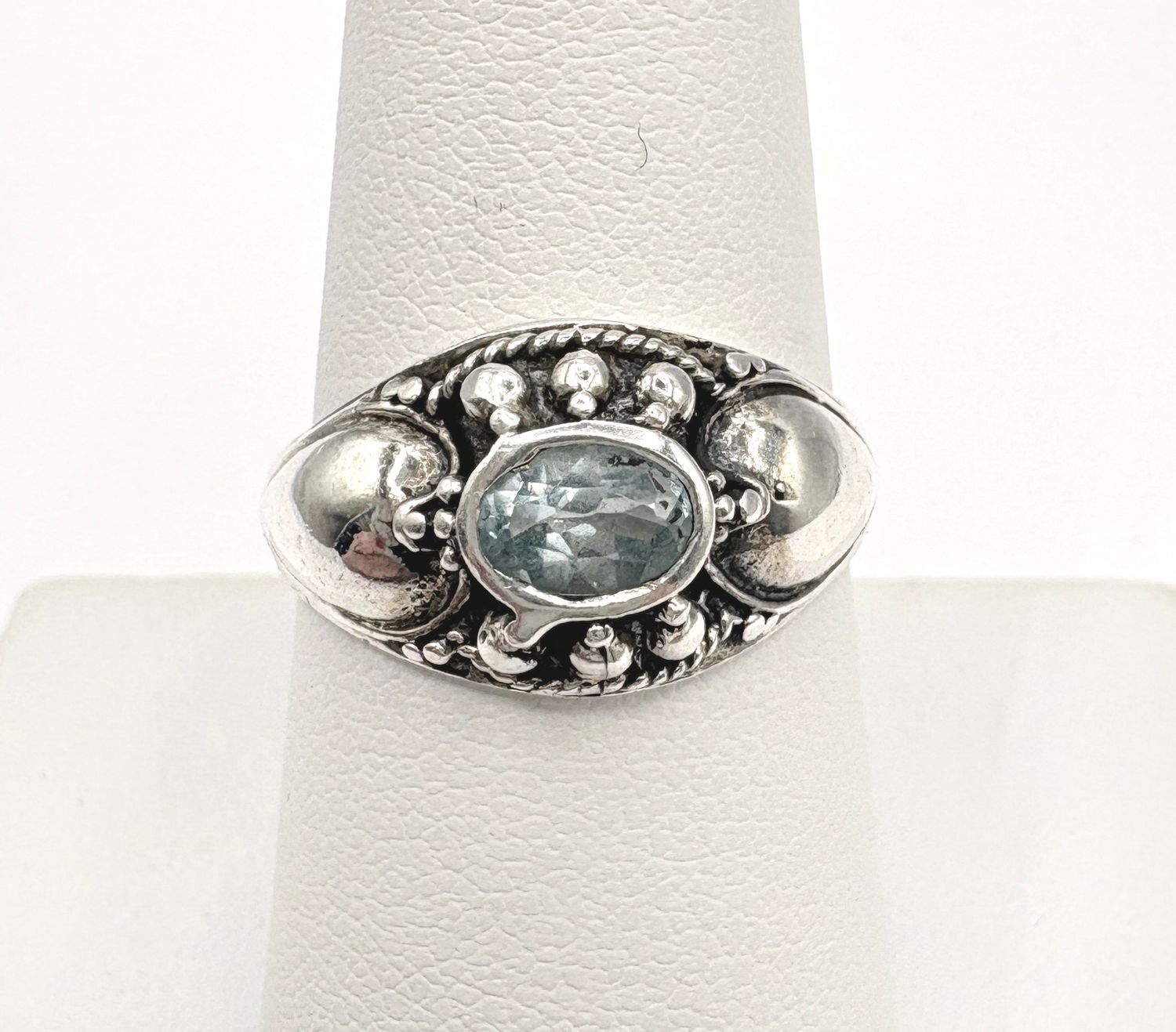 STERLING BLUE TOPAZ RING SIZE  8