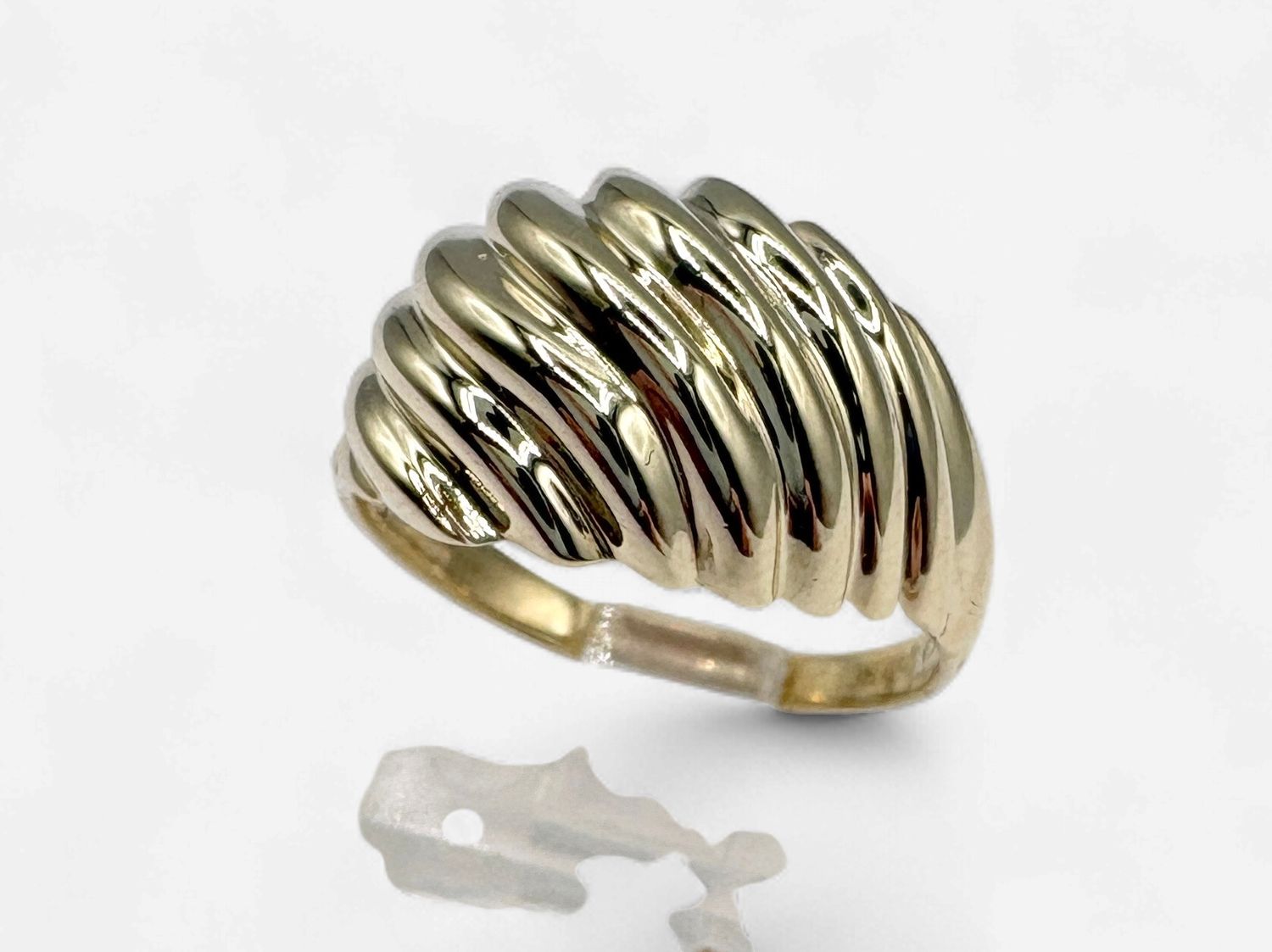 14KY SHRIMP STYLE RING SIZE 7