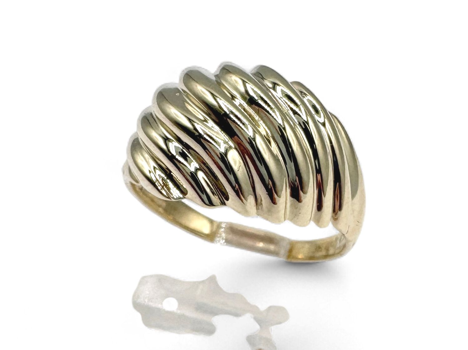 14KY SHRIMP STYLE RING SIZE 7