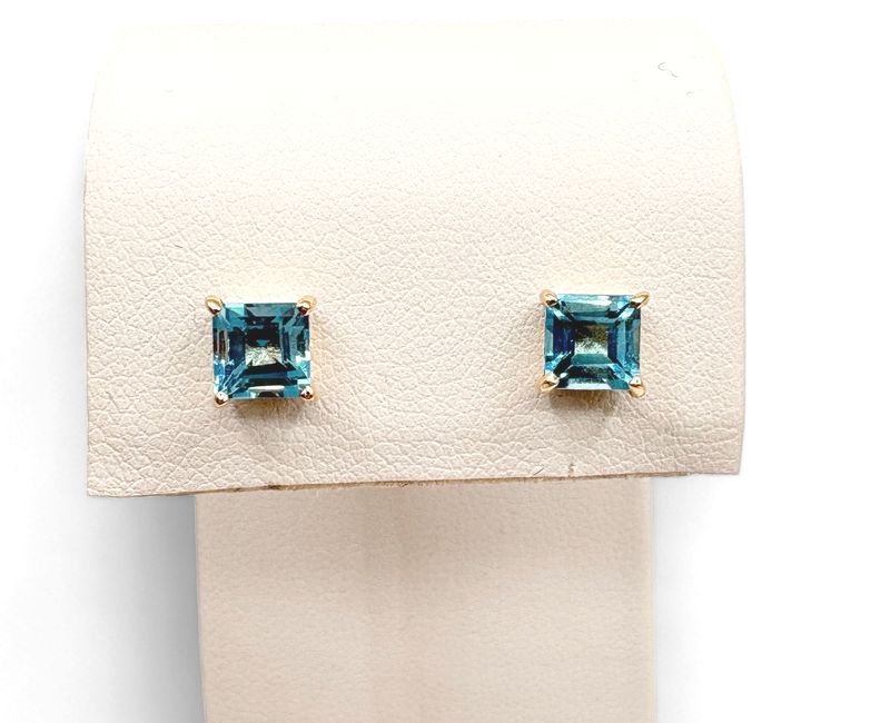 14KY SWISS BLUE TOPAZ STUD EARRING
