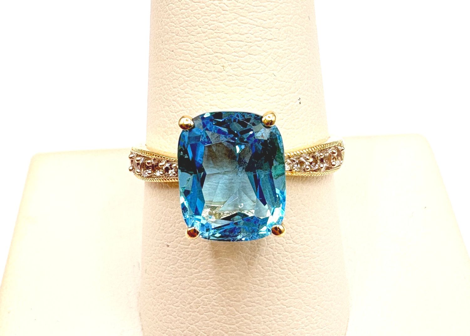 10KY RADIENT CUT BLUE TOPAZ &amp; CZ RING SIZE 9.5