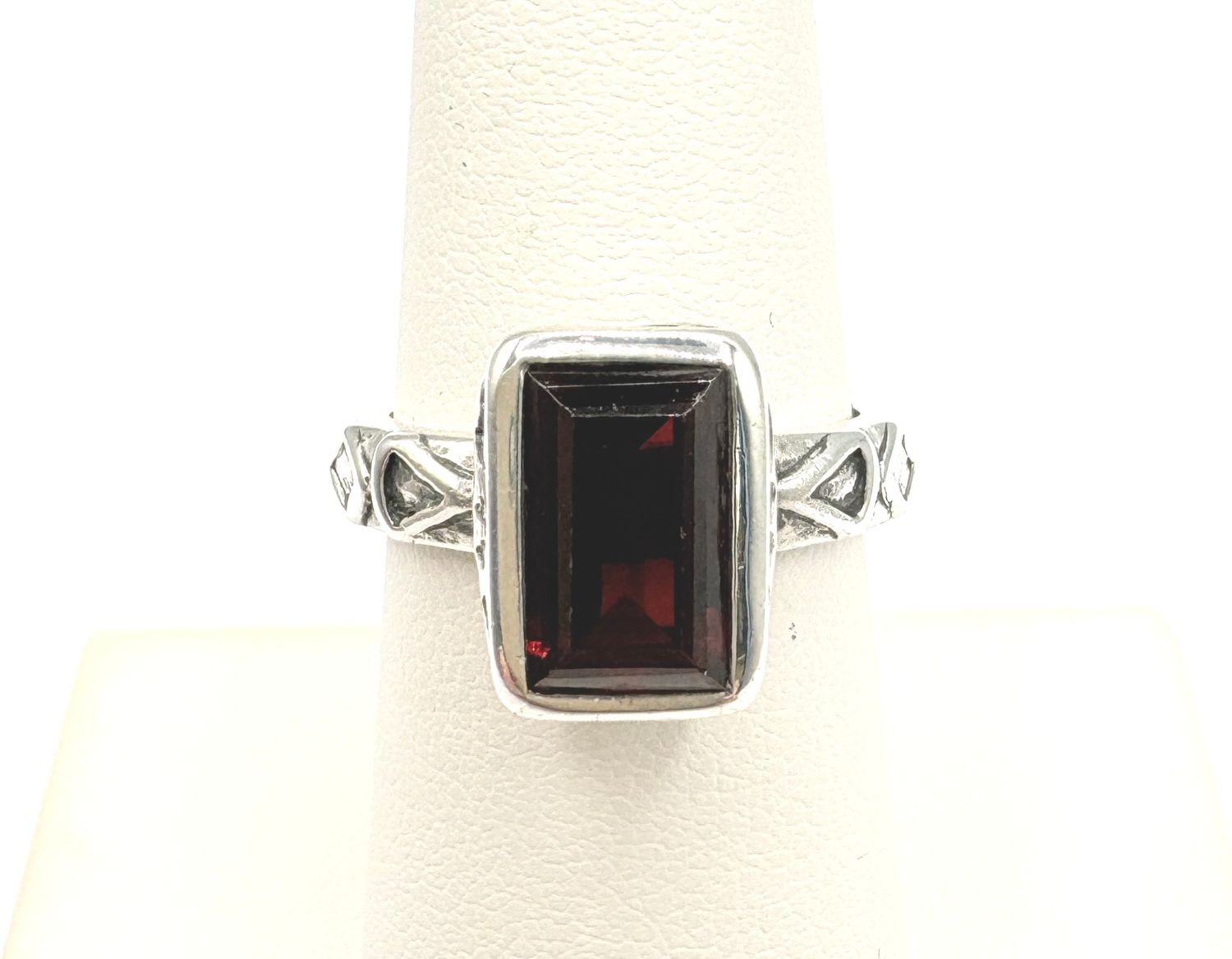 STERLING GARNET RING BY SILPADA SIZE 7