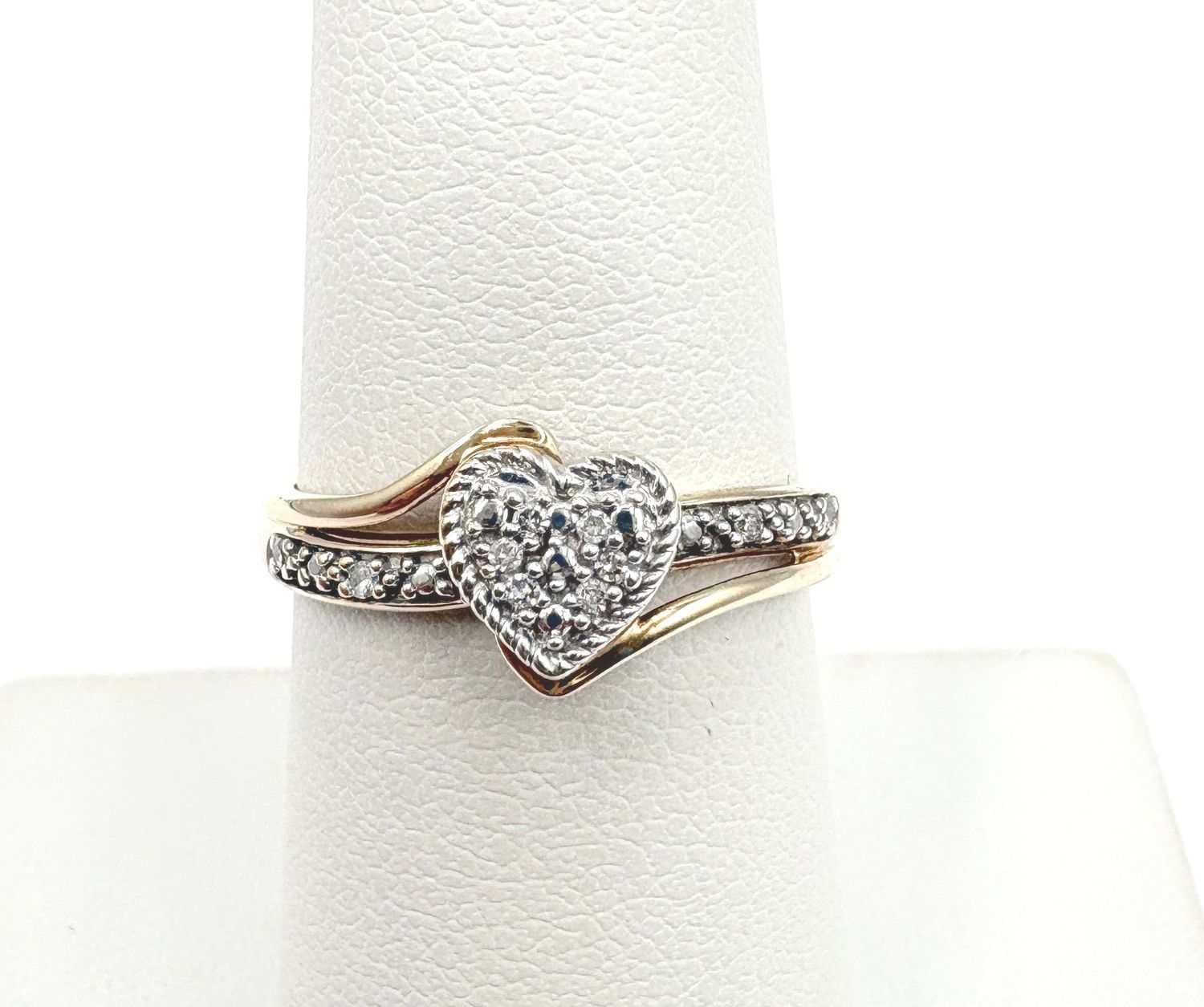10KY DIAMOND HEART CLUSTER RING SIZE 7