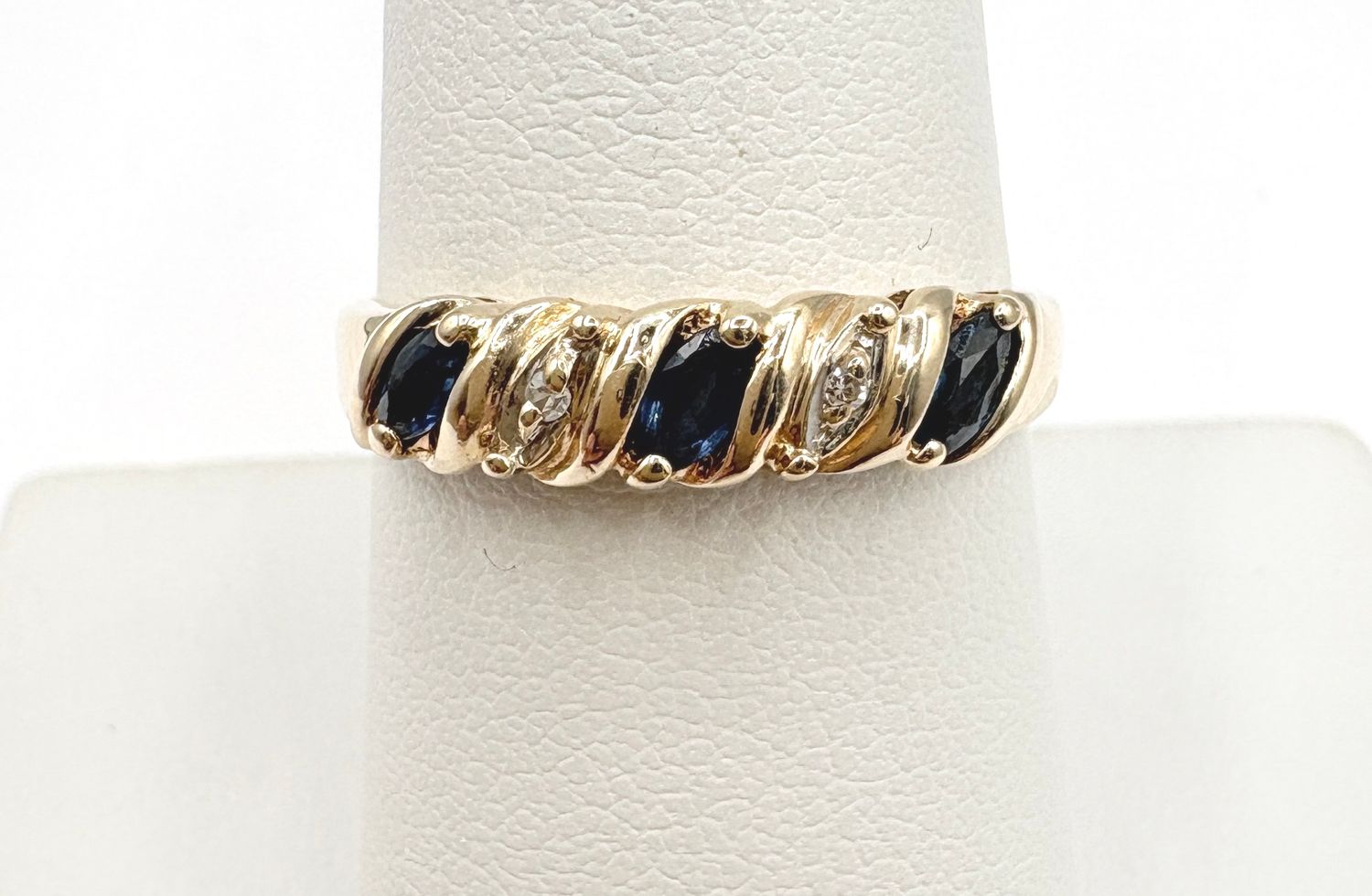 10KY SAPPHIRE &amp; DIAMOND BAND RING SIZE 8
