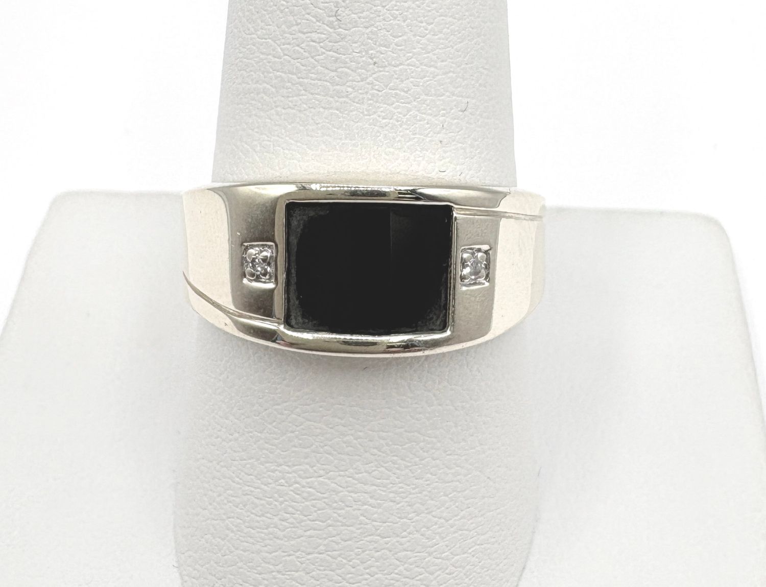 10KY MEN'S ONYX &amp; DIAMOND RING SIZE 9.5