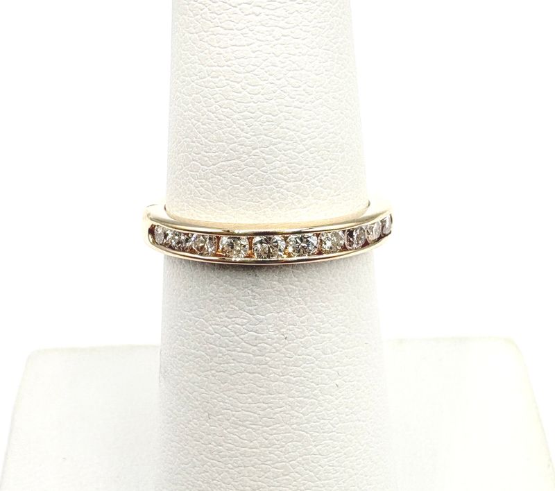 14KY CHANNEL SET ANNIVERSARY BAND RING SIZE 5