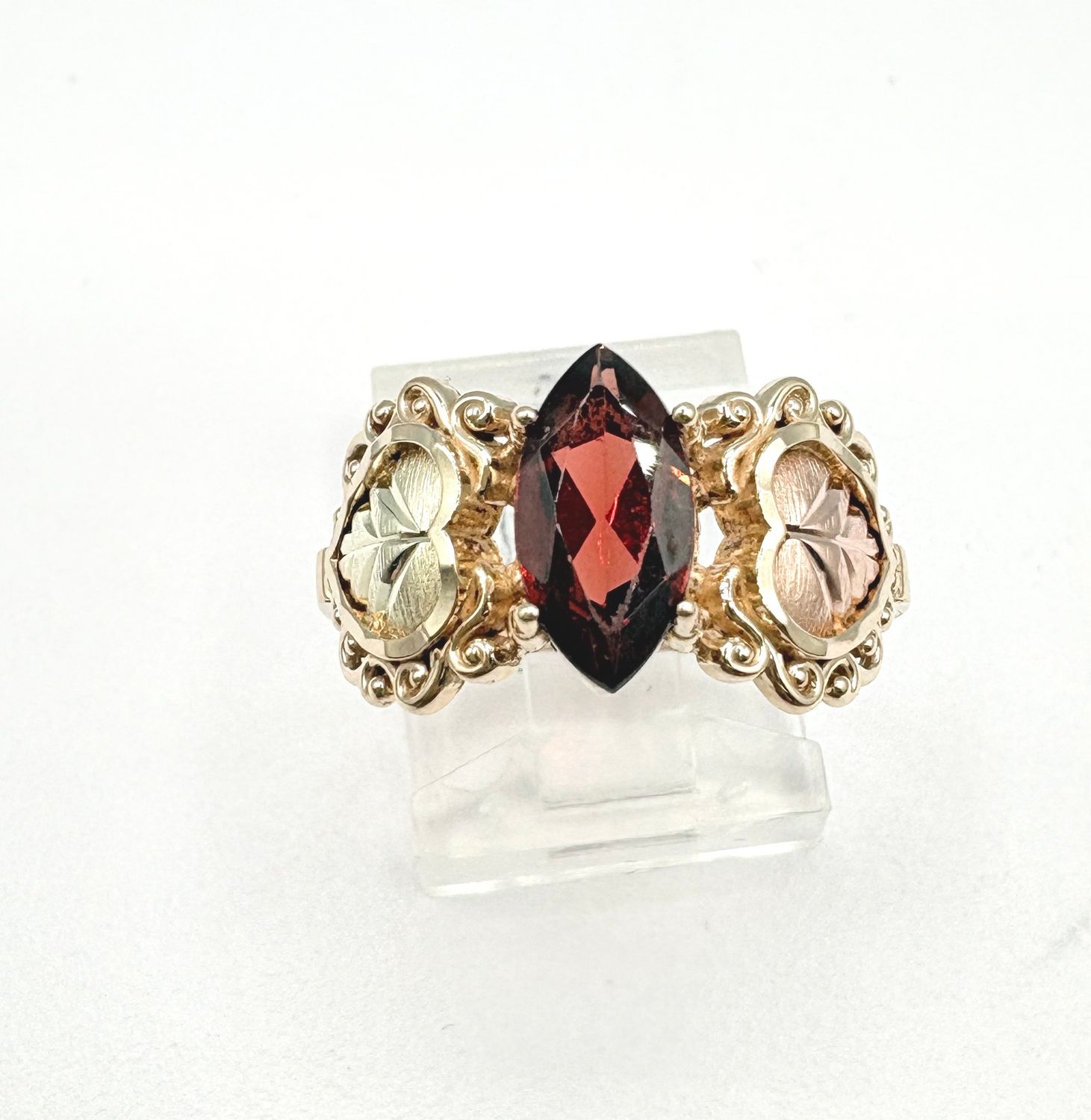 10KY MARQUIS GARNET WITH ROSE GOLD HEARTS RING SIZE 9