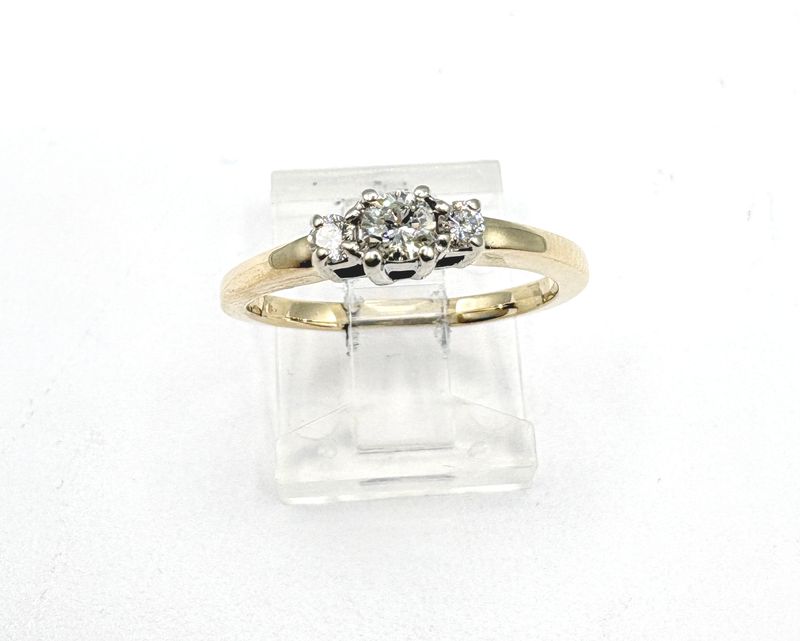 14KY APPROX .25CTW DIAMOND BAND RING SIZE 7