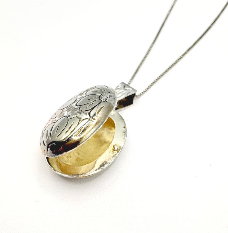 STERLING FLORAL ETCHED LOCKET WITH CHAIN 18"
