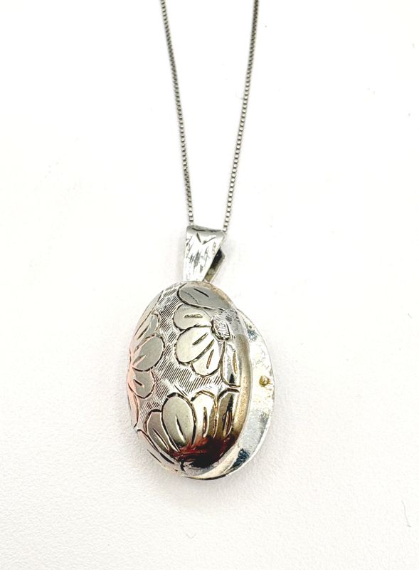 STERLING FLORAL ETCHED LOCKET WITH CHAIN 18"