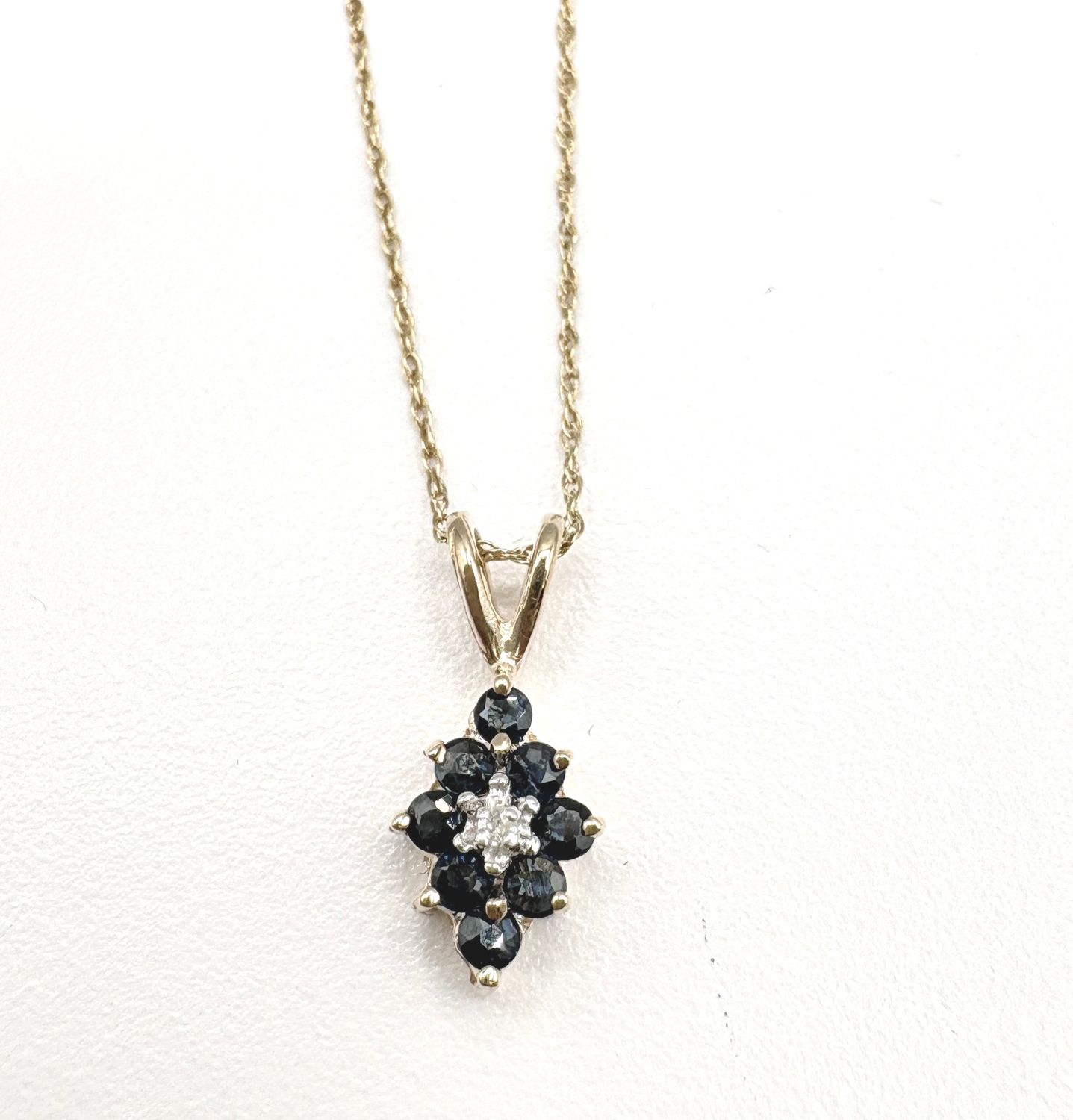 10KY KITE SHAPE SAPPHIRE &amp; DIAMOND PENDANT WITH CHAIN 18"