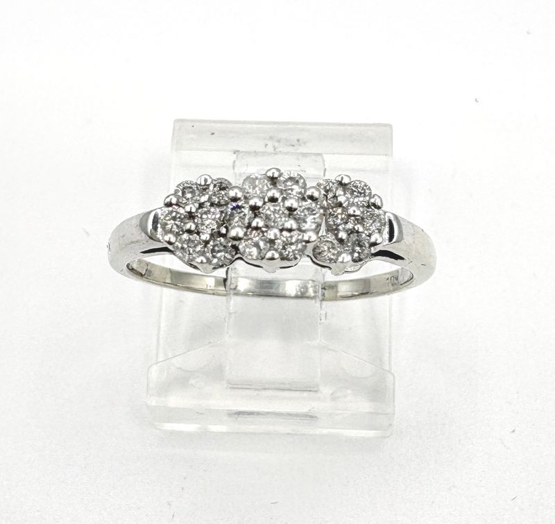 10KW APPROX .44CTW DIAMOND CLUSTER RING SIZE 6