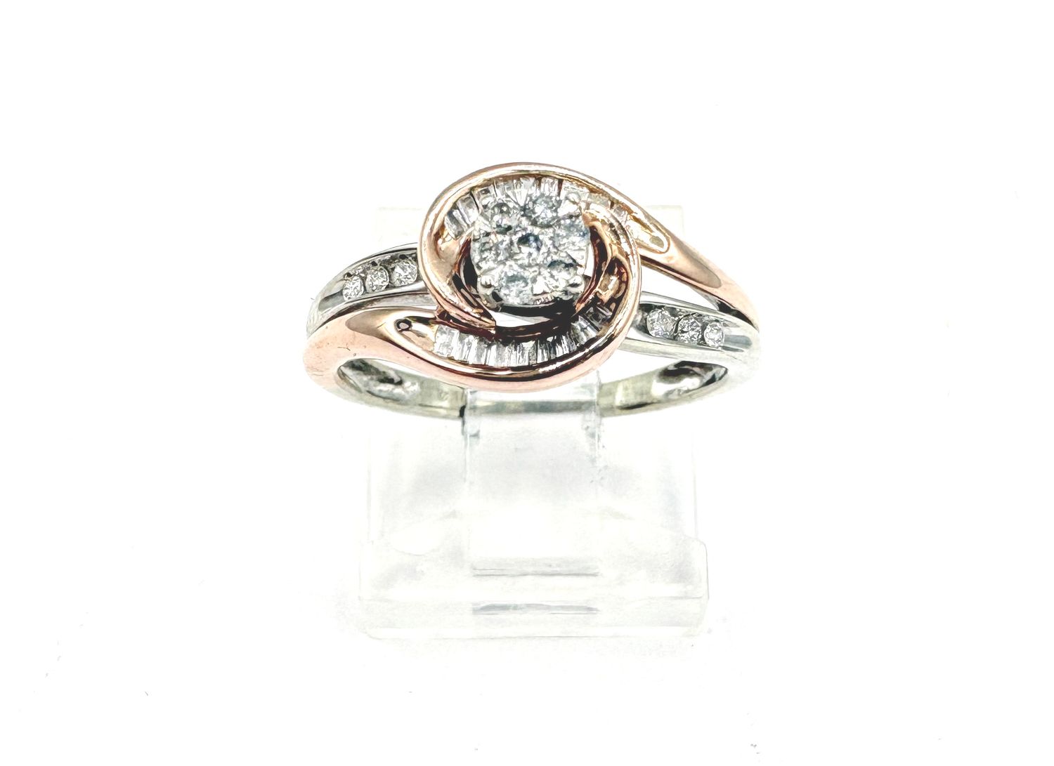 10K TWO TONE APPROX .33CTW DIAMOND BAGUETTE RING SIZE 5.5