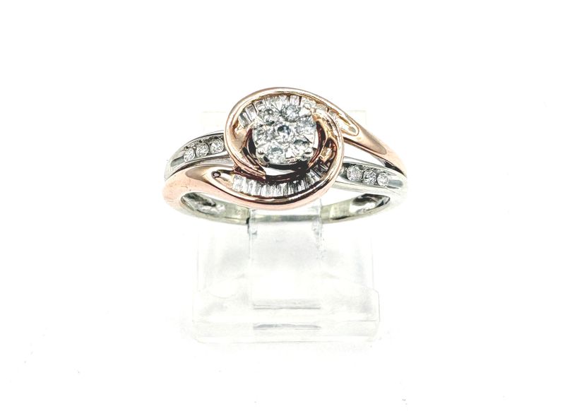 10K TWO TONE APPROX .33CTW DIAMOND BAGUETTE RING SIZE 5.5