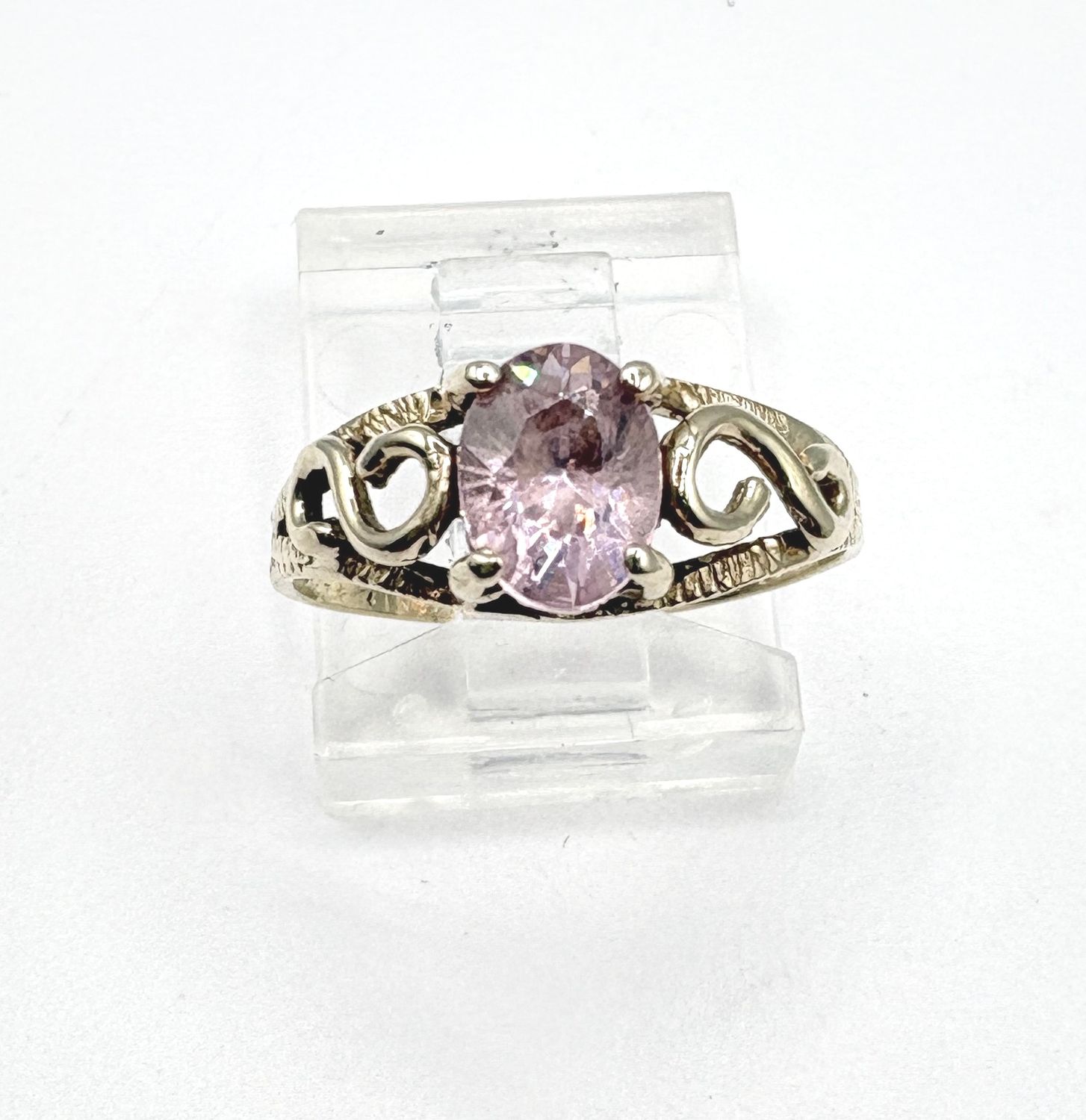 10KY OVAL PINK ICE PENDANT WITH CHAIN 18"
