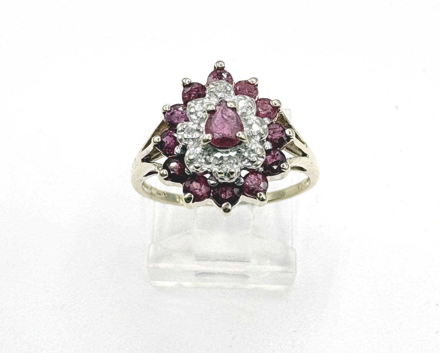 10KY PEAR RUBY &amp; DIAMOND RING SIZE 6.5