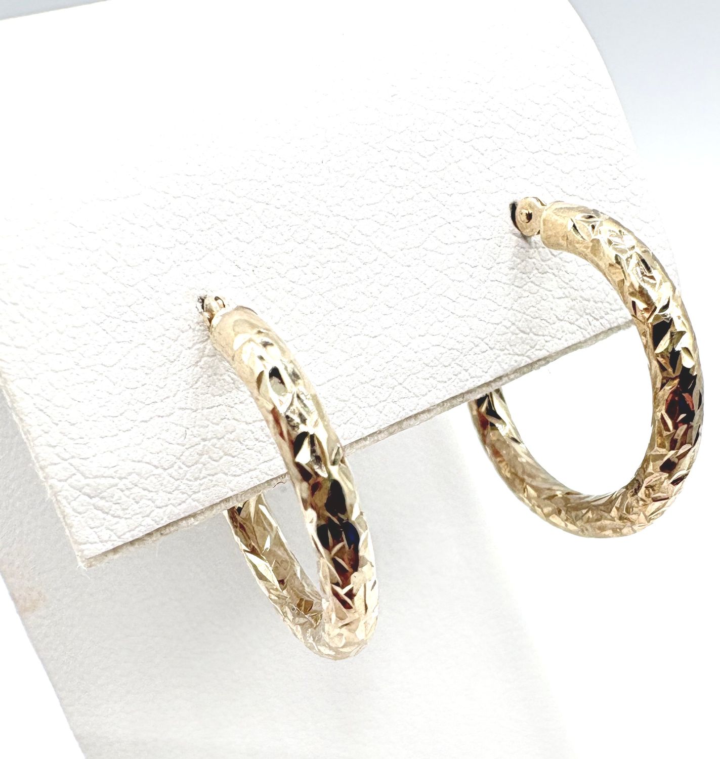 10KY DIAMOND CUT HOOP EARRINGS