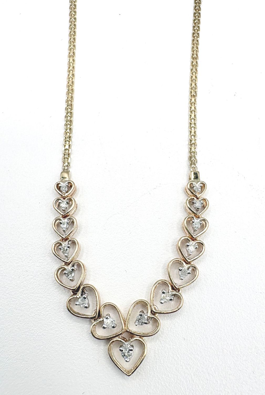 14KY DIAMOND HEART STATIONARY NECKLACE 18"