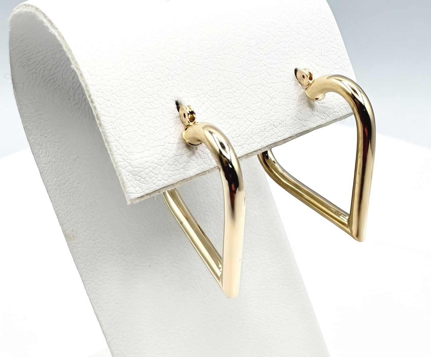 14KY 1" HEART HOOP EARRING
