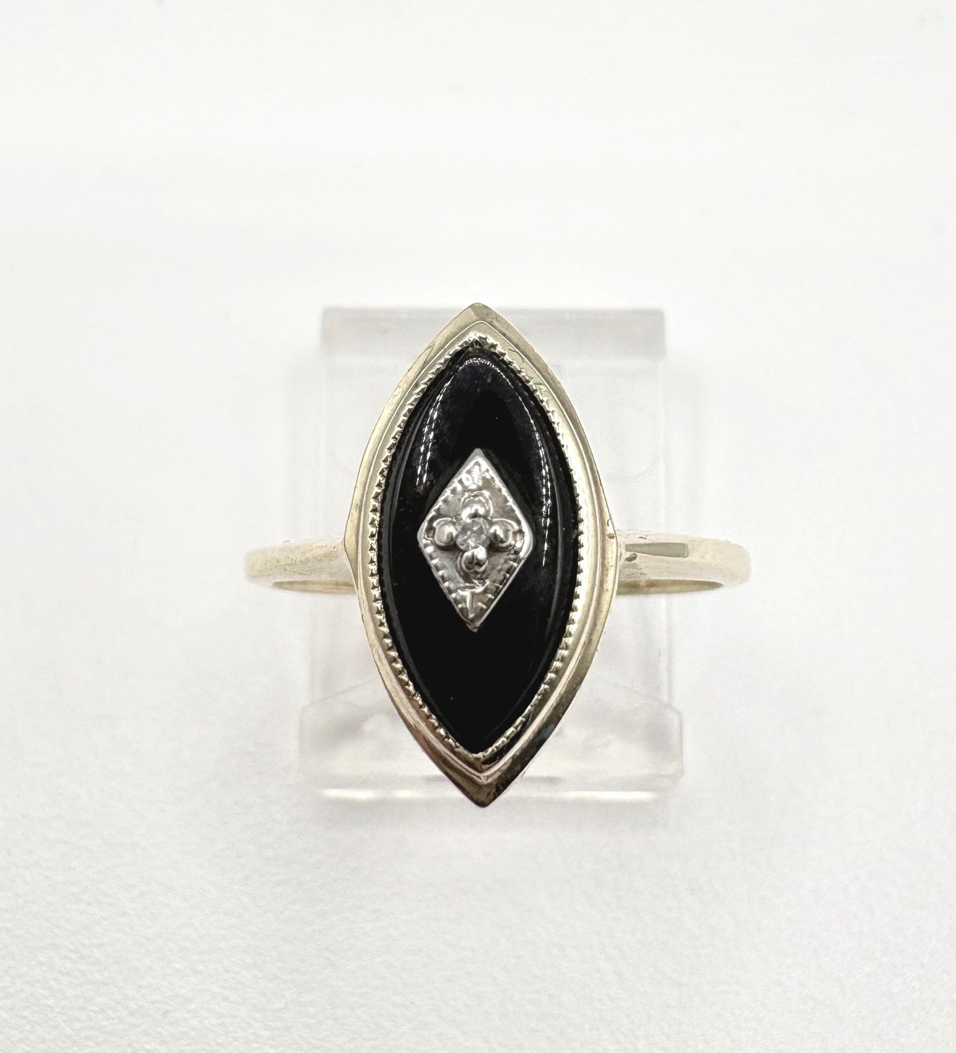 10K VINTAGE ONYX &amp; DIAMOND RING SIZE 6