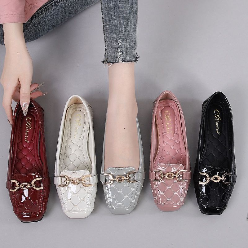 Chaussures décontractées pour femmes, pointures 35 à 43, en cuir verni avec coussinet et boucle métallique, légères, souples et respirantes, à bout fermé.