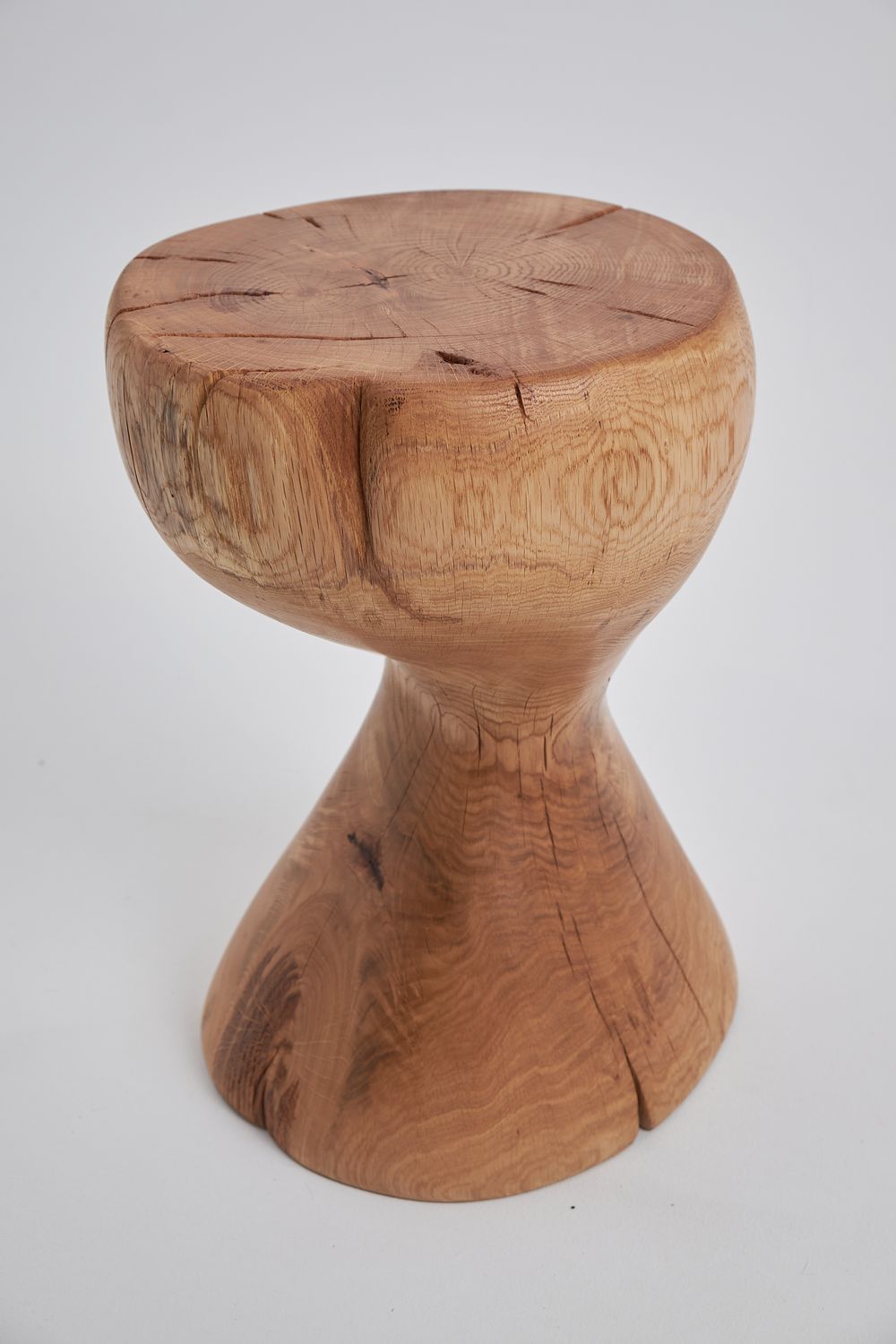 Leszy, Elegant Hourglass Stool – Carved in Solid Wood Leszy, Elegant Hourglass Stool – Carved in Solid Wood