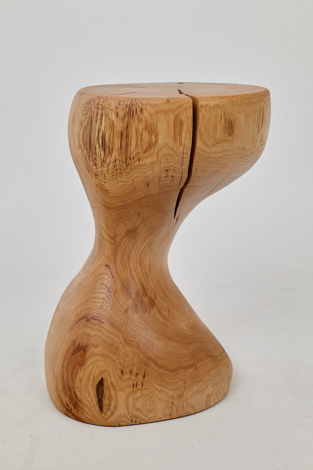 Leszy, Sculptural Side Table Carved in Solid Wood Leszy, Sculptural Side Table Carved in Solid Wood