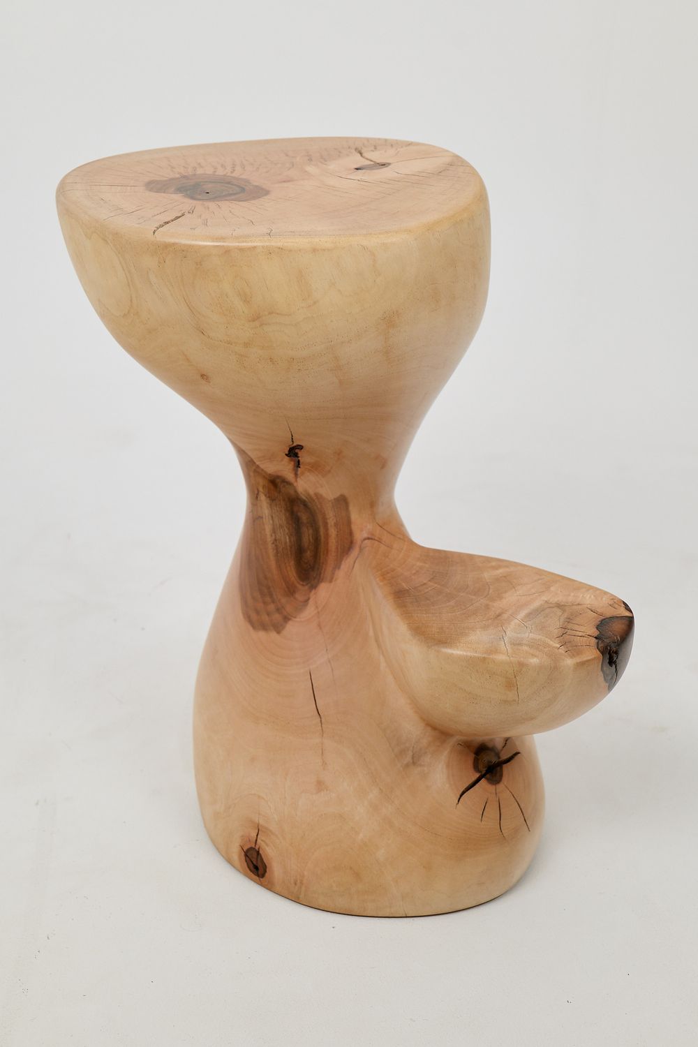 Leszy, Sculptural Side Table Carved in Solid Wood Leszy, Sculptural Side Table Carved in Solid Wood