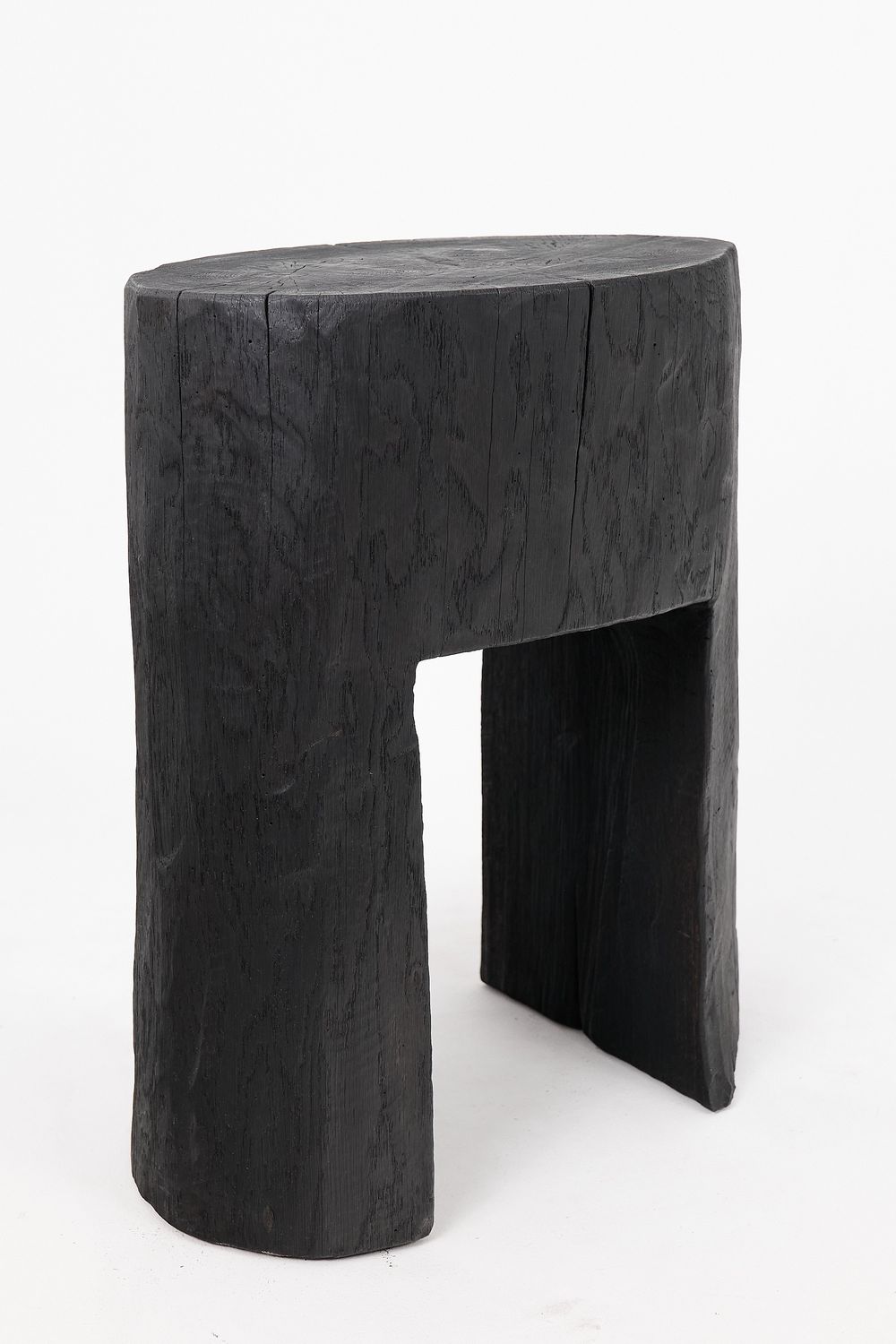 Jownik, Charred Sculptural Side Table – Grounded Simplicity with Primal Energy Jownik, Charred Sculptural Side Table – Grounded Simplicity with Primal Energy