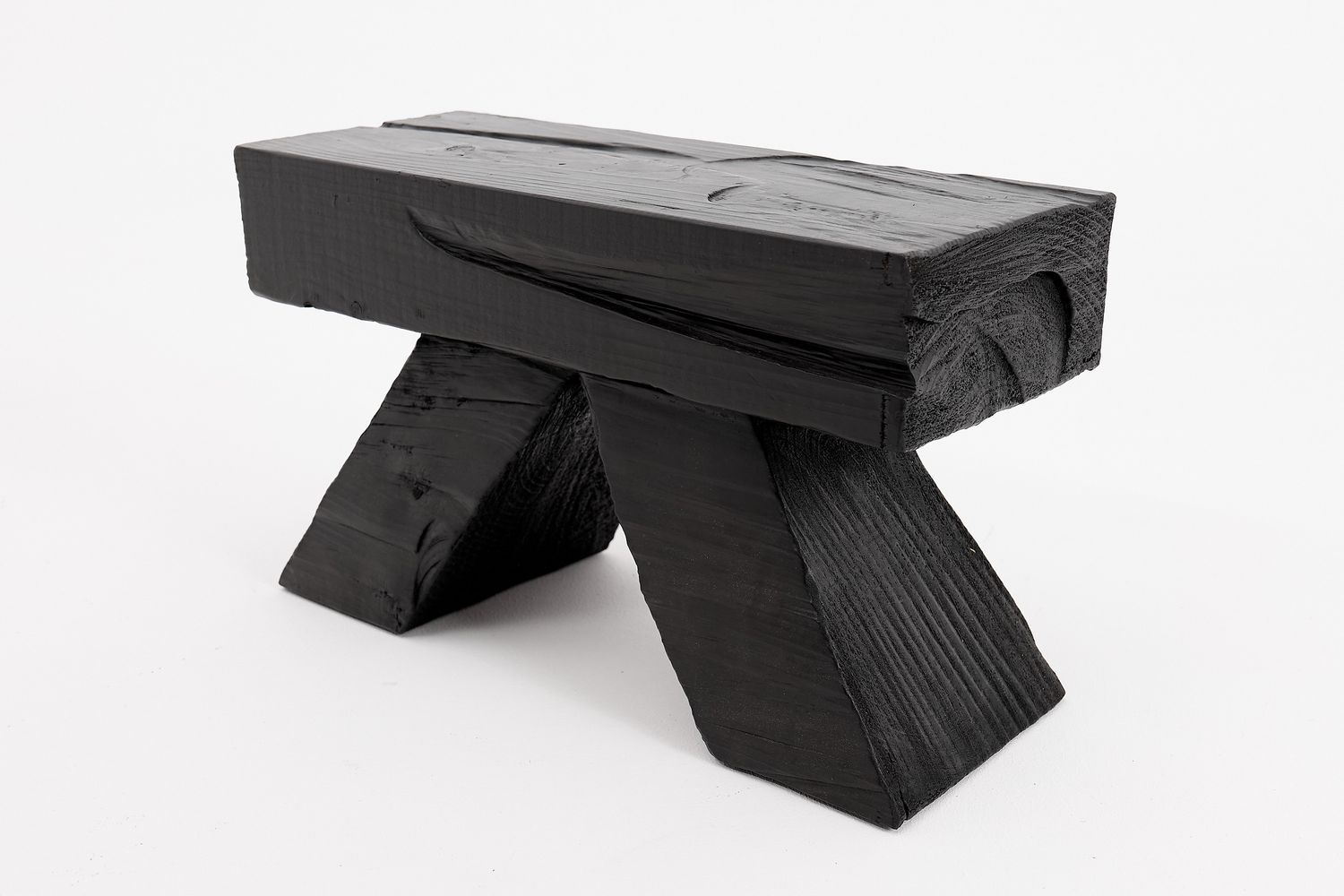 Jownik, Charred Stool– Strong Lines, Quiet Presence Jownik, Charred Stool– Strong Lines, Quiet Presence