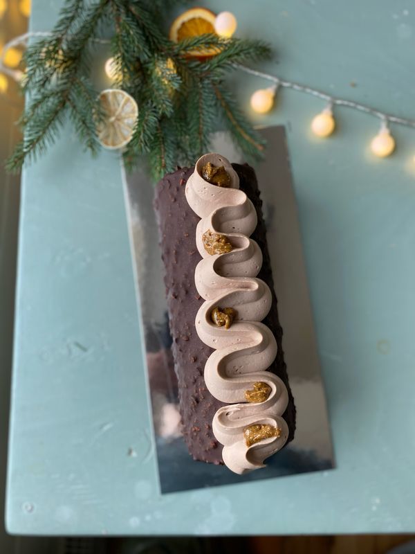 BÛCHE CHOCO NOISETTES
