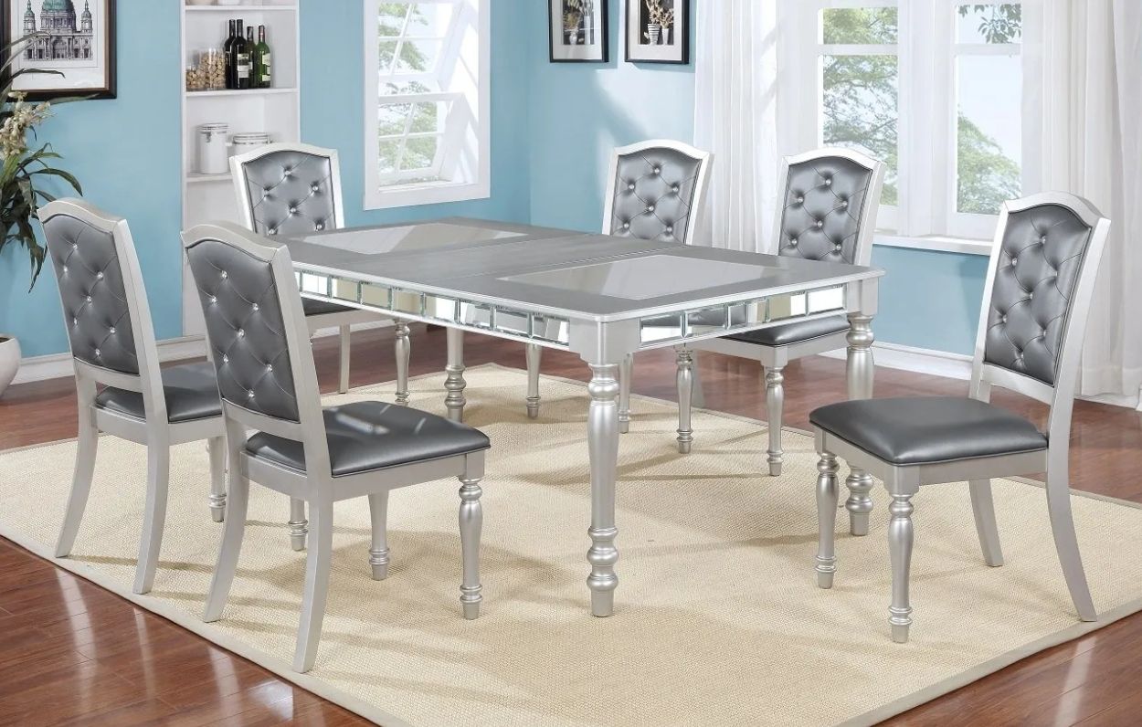 D540 Table &amp; 4 chairs.