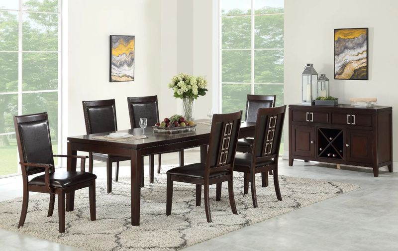D560 Table &amp; 4 chairs.