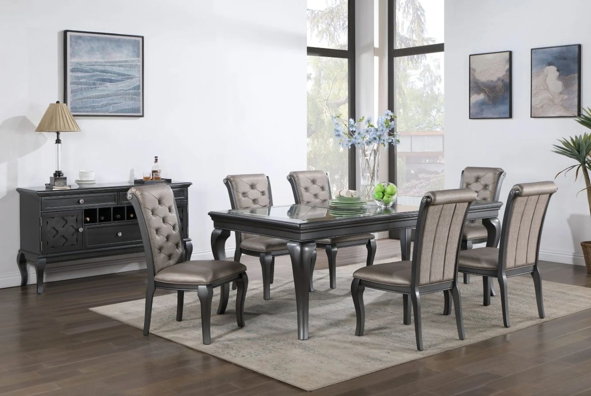 D524 Table &amp; 4 chairs.