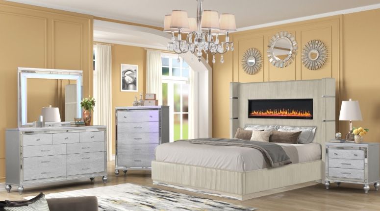 Lizelle Queen 5 Pc Bedroom Set in Cream