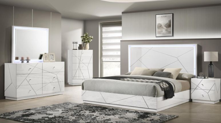 Manhattan King 5 Pc Bedroom Set in White