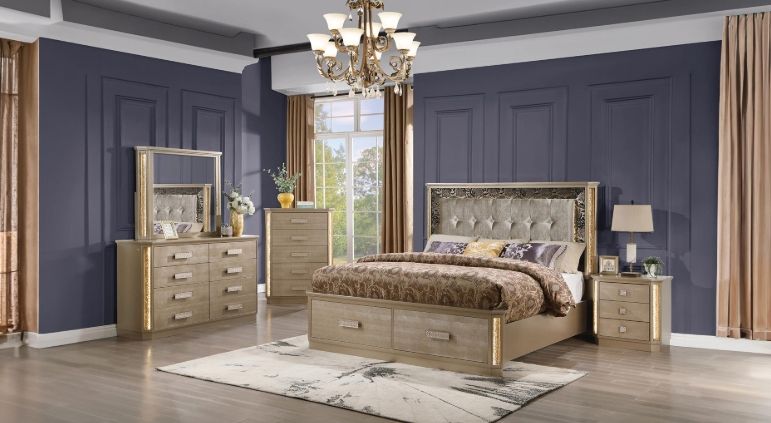 Medusa Queen 5 Pc Bedroom Set in Gold
