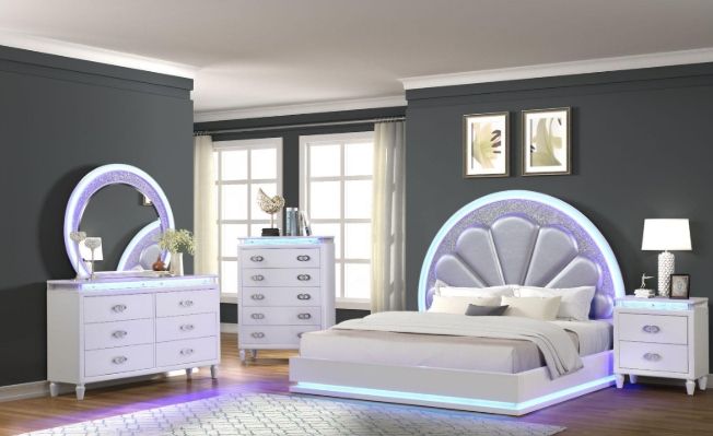 Perla Queen 5 Pc Bedroom Set in Milky White (with Dresser)