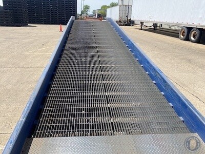 Bluff All Steel Mobile Yard Ramp in Illinois, 20K Capacity, 84