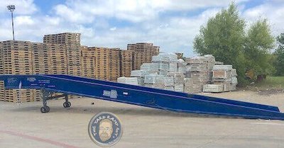 Bluff Mobile Yard Ramp, Hand Crank, 30K Capacity, 84 Bluff Mobile Yard Ramp, Hand Crank, 30K Capacity, 84
