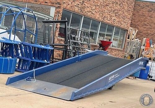 <h3>Full Deck, Bottom Up: Side Angle View</h3>