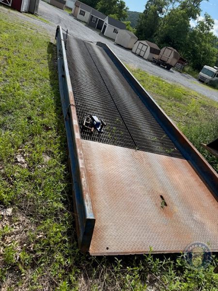 Bluff Mobile Yard Ramp PA, 20K-lb Cap, 84" Width, 36' Length
