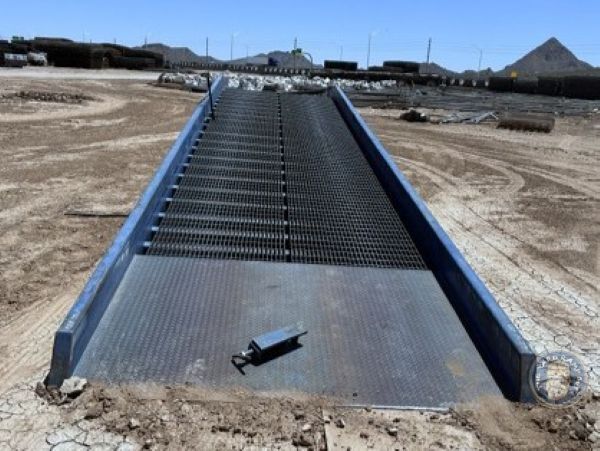Bluff Mobile Yard Ramp: Arizona, 20K Cap, 84" W, 36' L