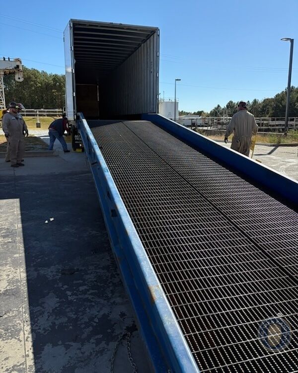 Bluff Portable Yard Ramp in Florida, 20K-lb Capacity