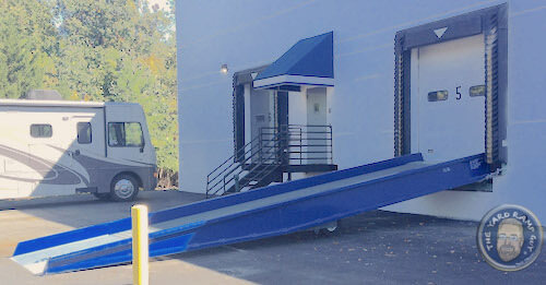 Bluff Mobile Yard Ramp, Hydraulic, 25K Capacity, 102 Bluff Mobile Yard Ramp, Hydraulic, 25K Capacity, 102" Wide, 30 ft Long